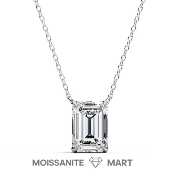 Moissanite diamond